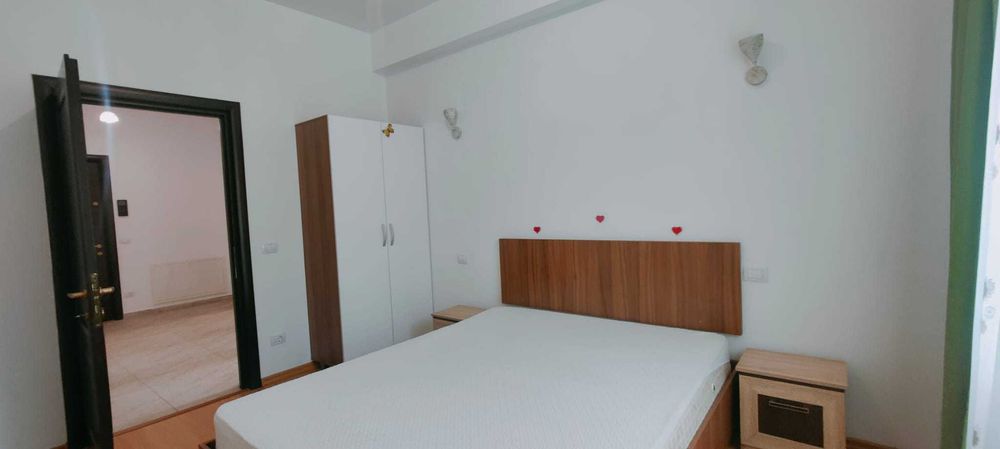 Inchiriez apartament 2 camere, decomandat, Hlincea, str Manastirii
