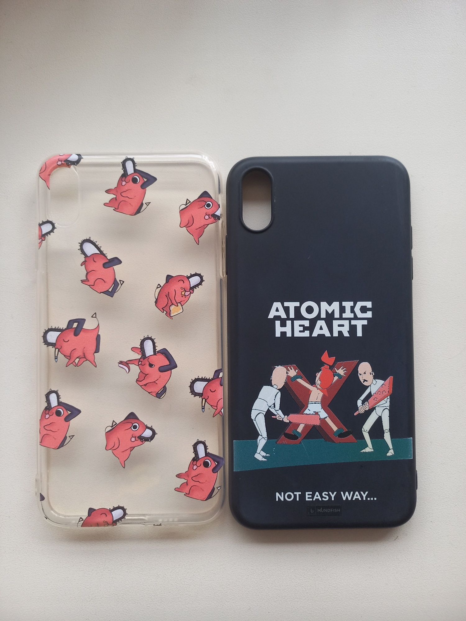 Продам два чехла на iphone xs max