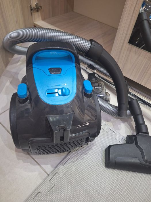 Aspirator fără sac bosch series 2 parquet