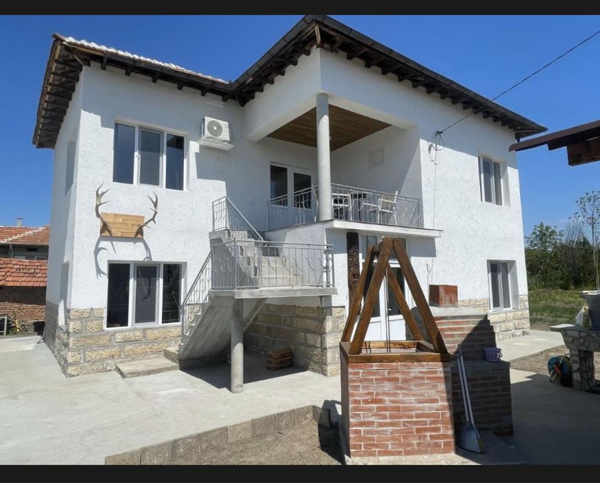 Вила в село Кривина