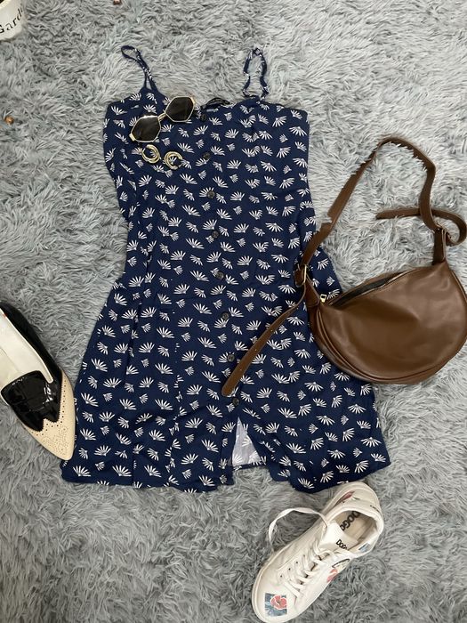 Девочи налетайте . Стильные вещи , бренд , дешево ! М-л