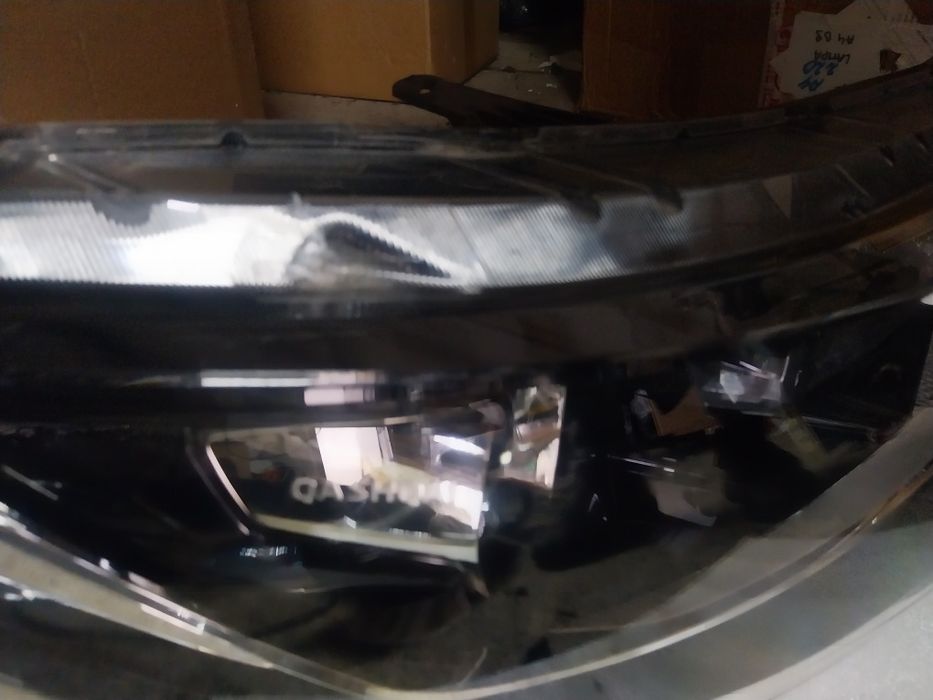 Десен фар Nissan Qashqai