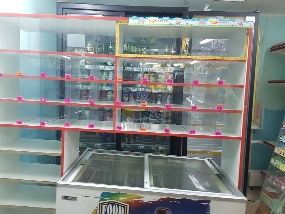 Продам  витрину для конфет