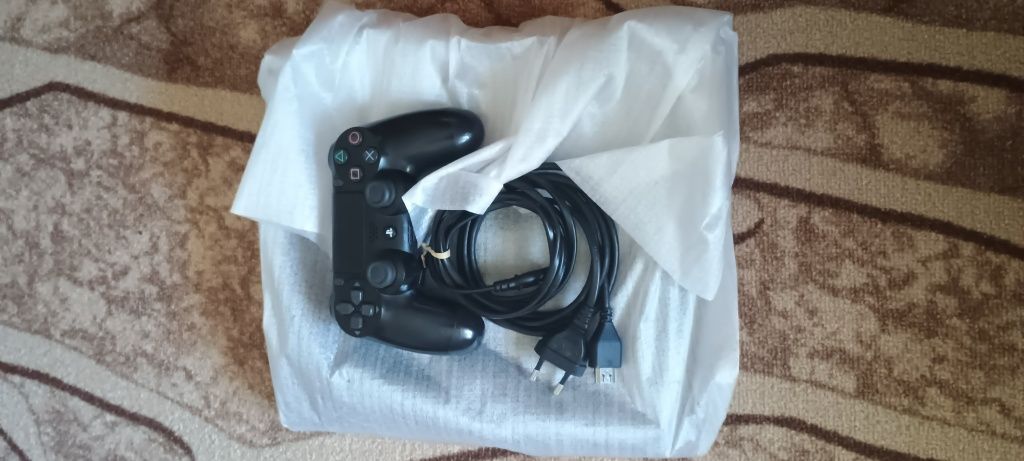 Play station 4 slim