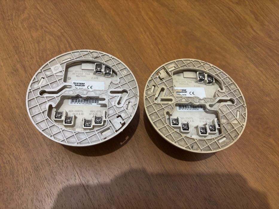 Detector de fum System Sensor Model 2412E, stare foarte buna