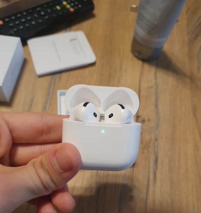 Airpods generația 4