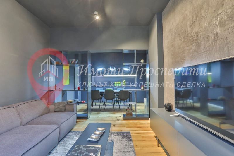 Дава се под наем Тристаен апартамент в София, Център - 70 кв.м за 1140 € - Снимка #8