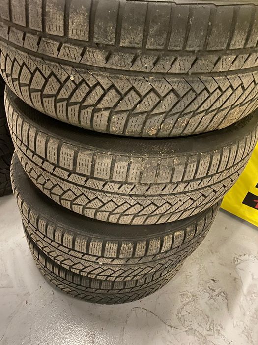 Jante originale Mercedes-Benz AMG 18" cu anvelope iarna Continenl