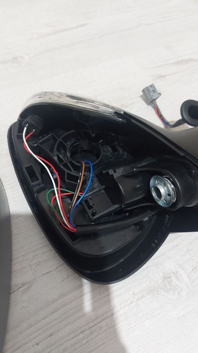 Oglinda exterioara Ford Fiesta, partea stanga nou fara defecte