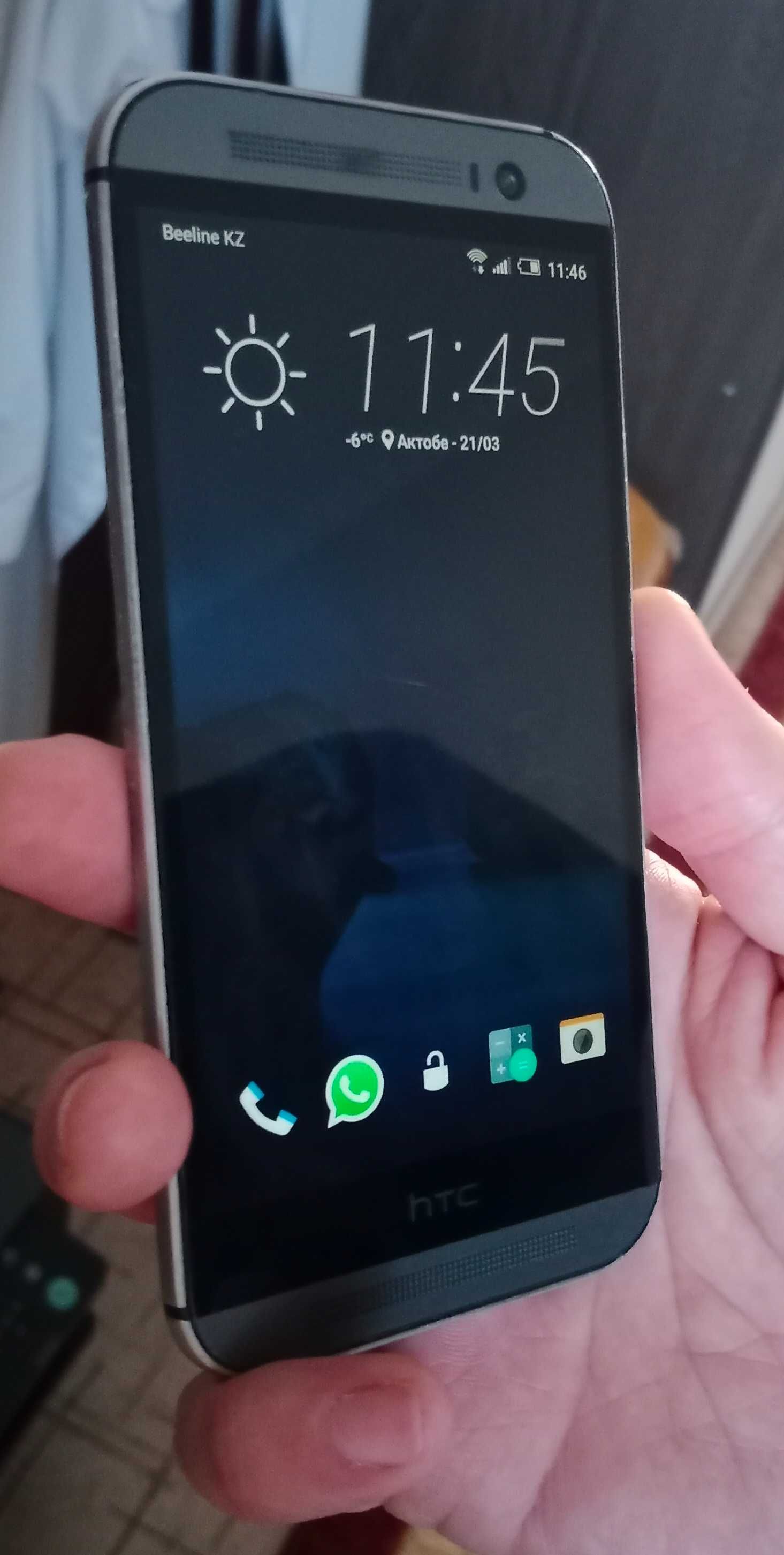 htc one m8 смартфон