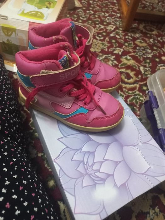 Продаётся детская обувь