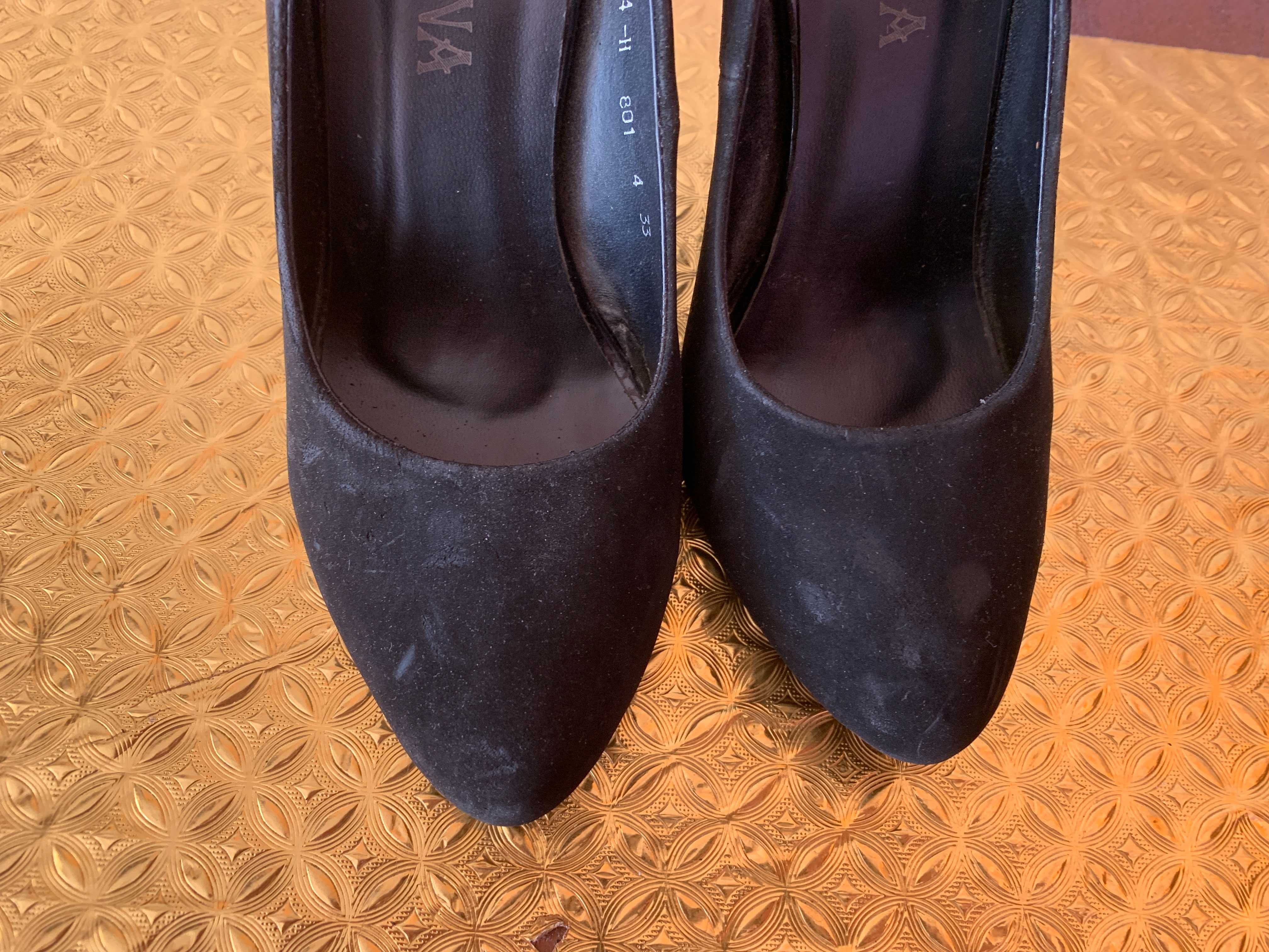 Продам туфли жен. из замши черного цвета на шпильке (сделано в Италии)
