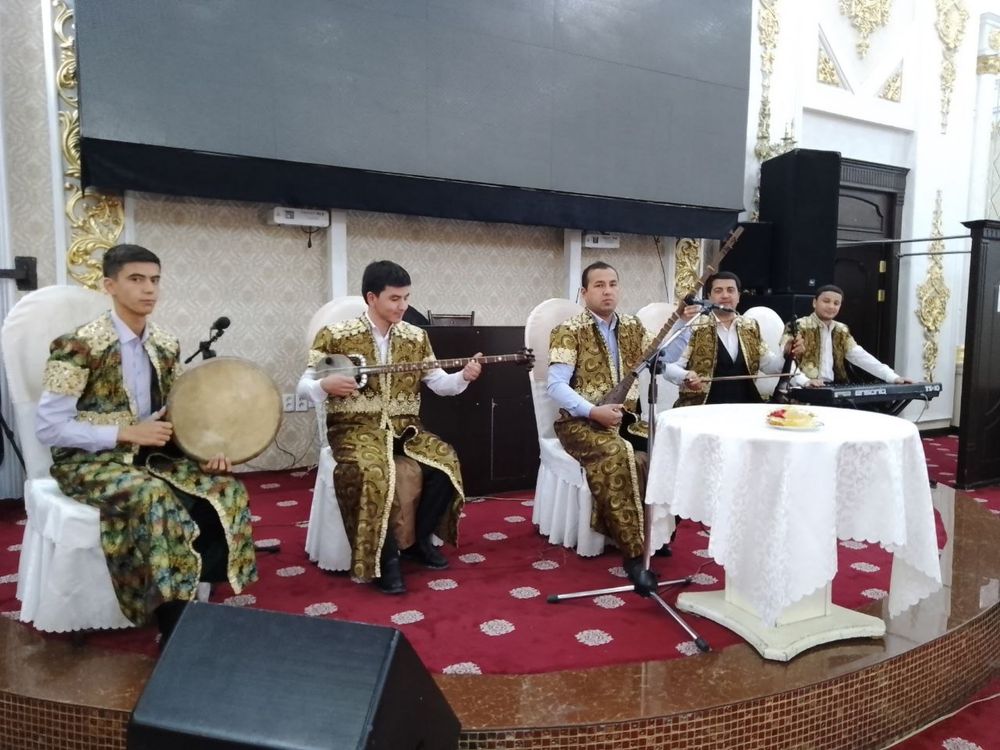 Nahorgi osh jonli ansambil