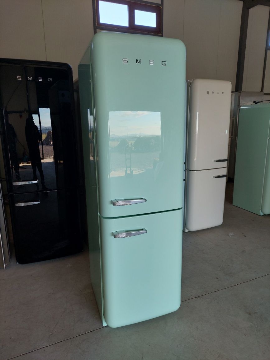 SMEG FAB32LPG5-50`s Ретро Хладилник с фризер ,Total No frost 331 Литра