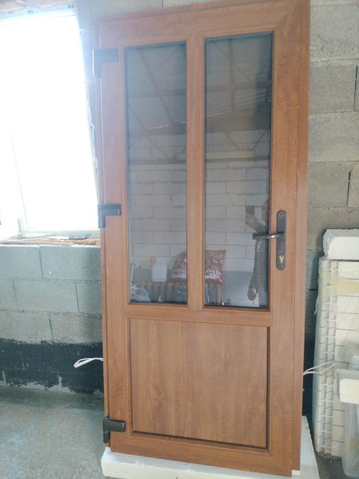 Ușa termopan exterior