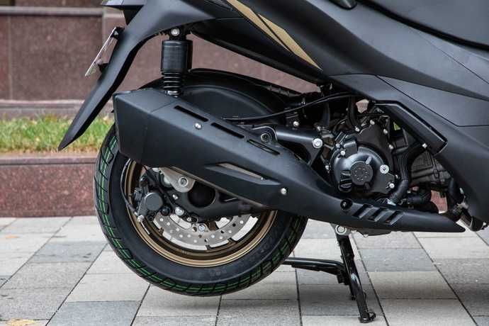 Мощный Максискутер ZONTES ZT350-E