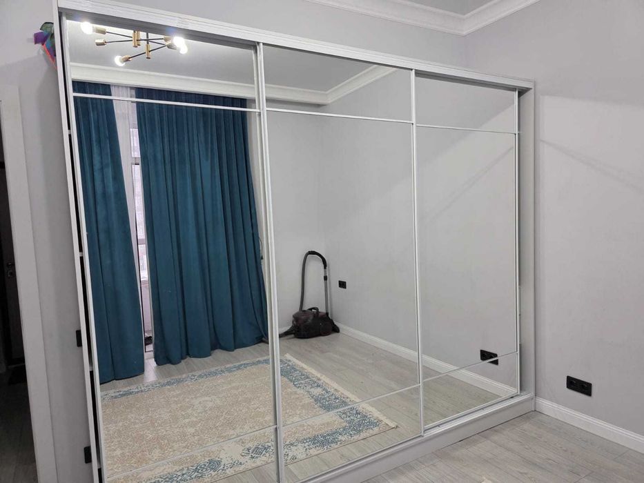 Шкаф купе с зеркалами