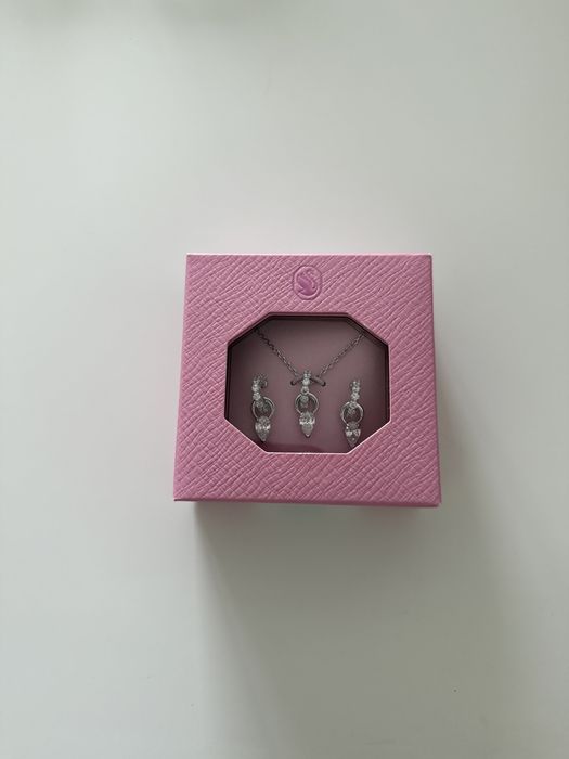 Колие с обеци Swarovski Чисто Нови
