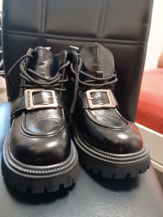 Чисто нови дамски боти