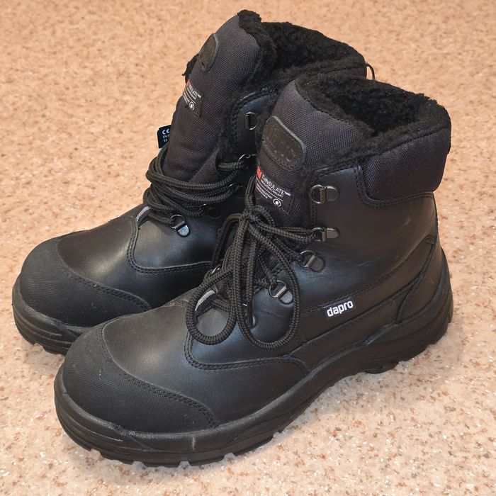 Продам спец ботинки Dapro