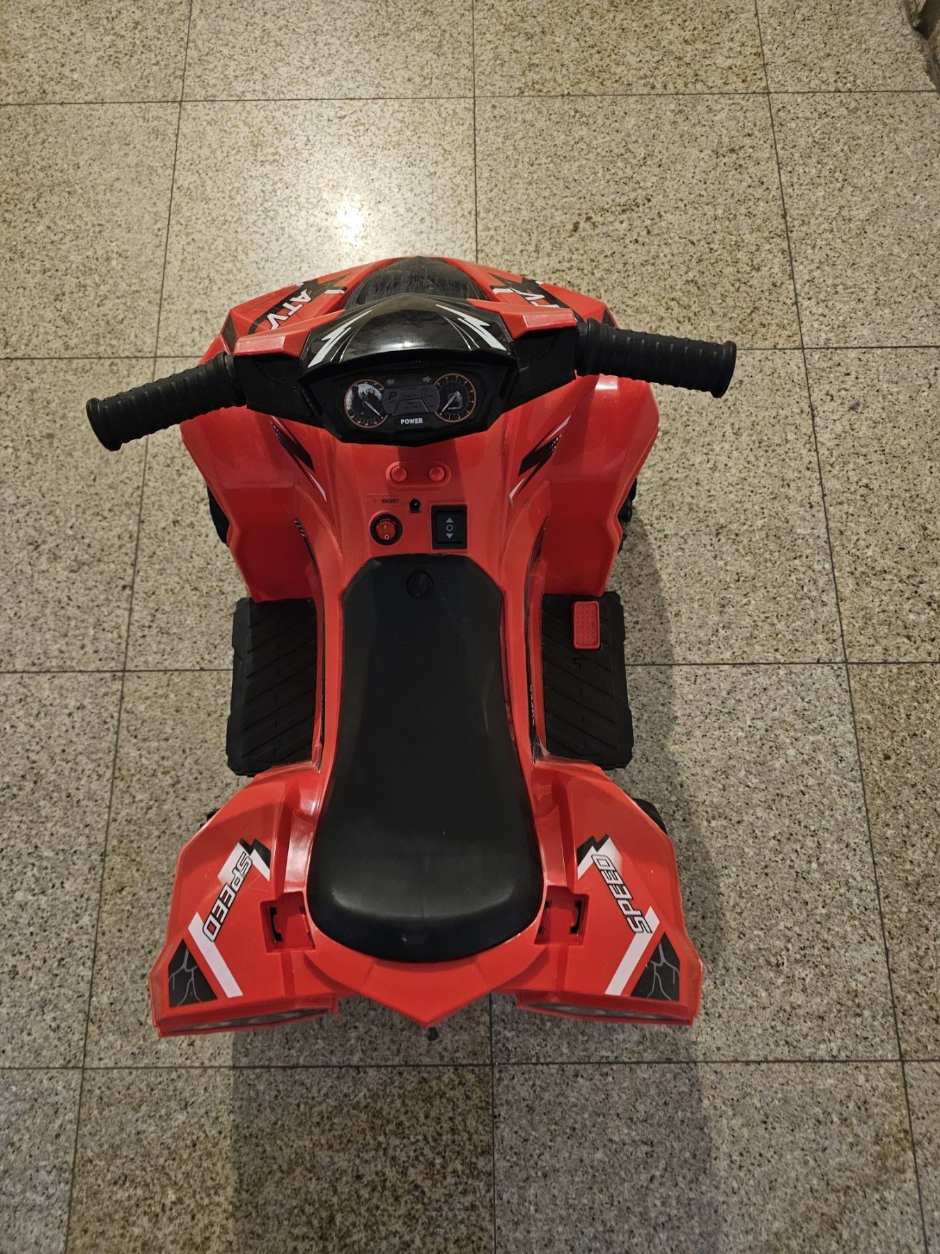 Електрическо ATV, 12 V + подарък тротинетка