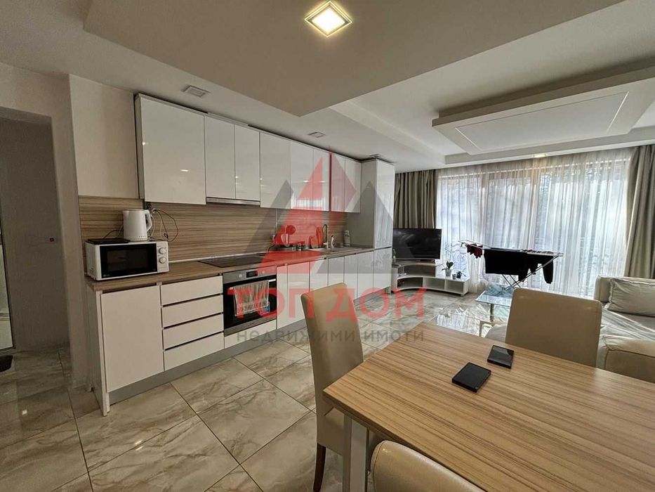 Дава се под наем Тристаен апартамент в Варна, Червен площад - 100 кв.м за 1200 € - Снимка #9