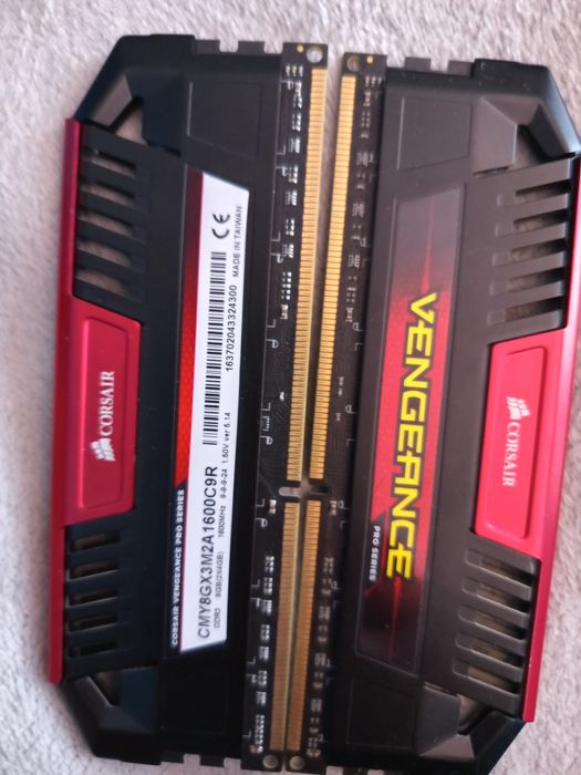 Vând kit DDR3 pentru pc