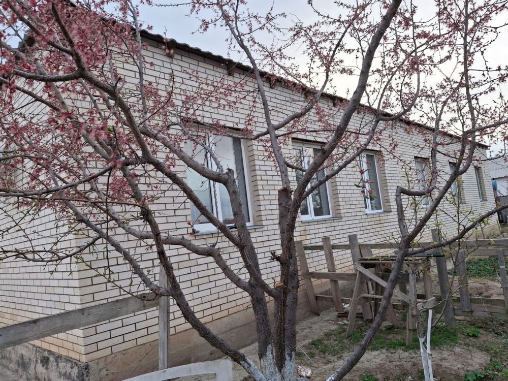 Алмалы үй; Дом в Алмалы; Дача