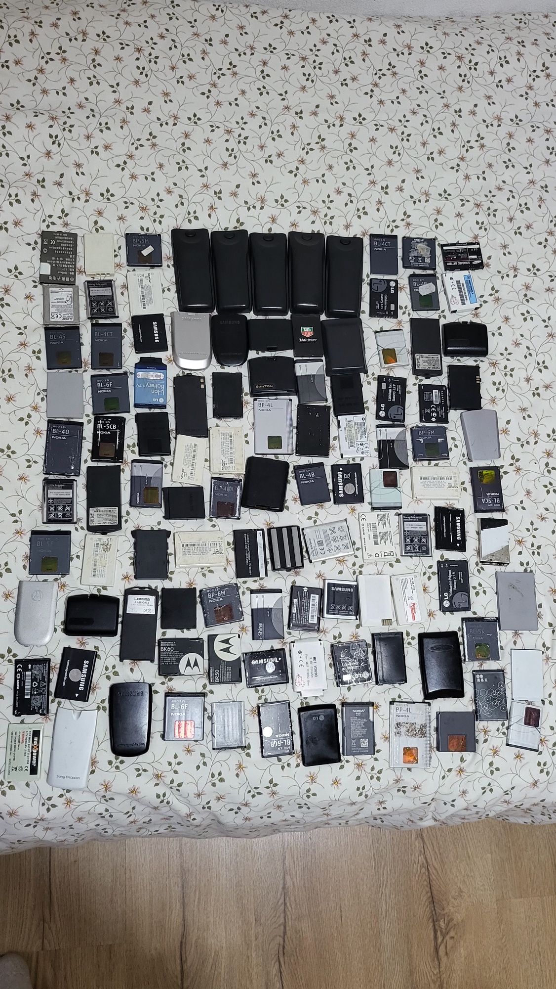 Vand 108 bateri vechi de telefoane nokia motorola samsung sony alcatel