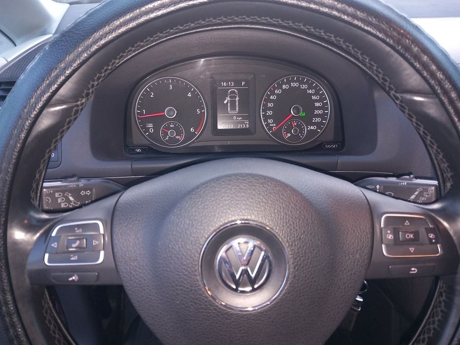 Volkswagen touran,2011,eur 5,diesel,