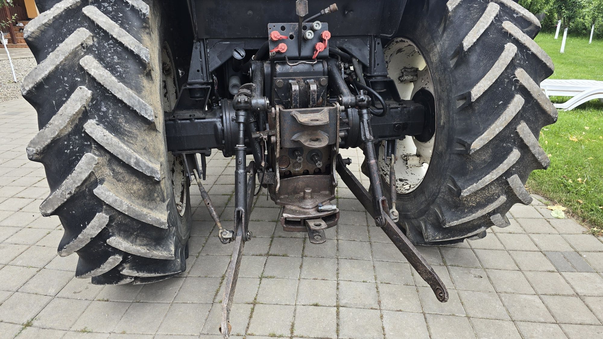 Tractor 4x4 Case 845XL international incarcator frontal