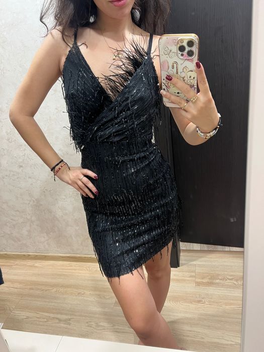 Нова, рокля обличана веднъж