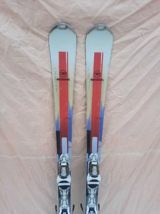 Карвинг ски  ROSSIGNOL UNIQUE 2 LTD  156см.