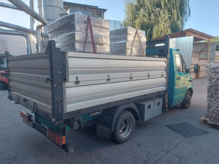 Transport marfa cu macara și basculabila