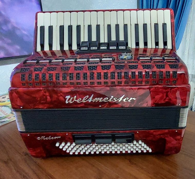 Аккордеон Weltmeister meteor