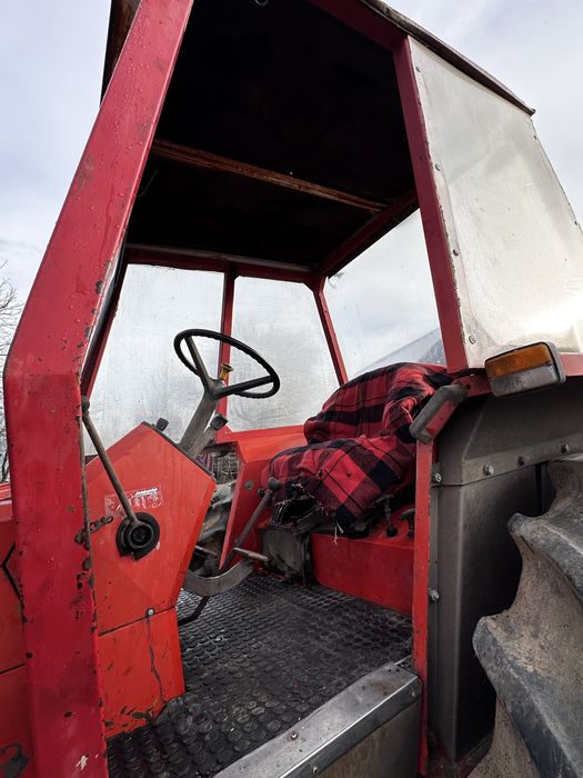 Vand sau Schimb Tractor cu Auto