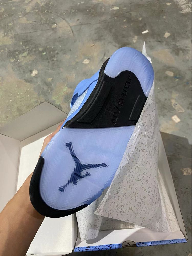 Air Jordan 5 “UNC”