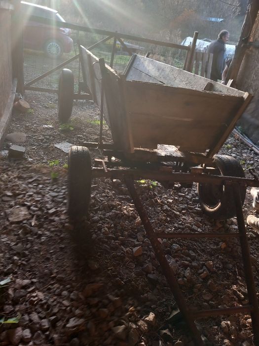 Vând căruță pentru tractor