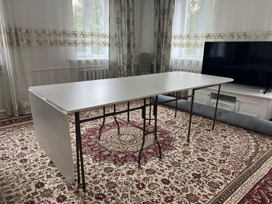 Новый книжный стол сатылады