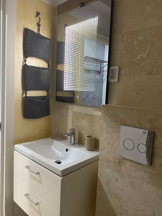 Inchiriez apartament doua camere