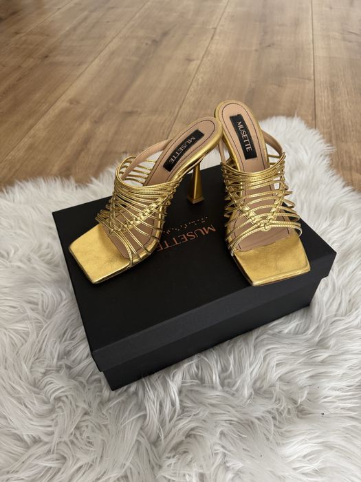 Sandale aurii Musette, marimea 38, purtate o data