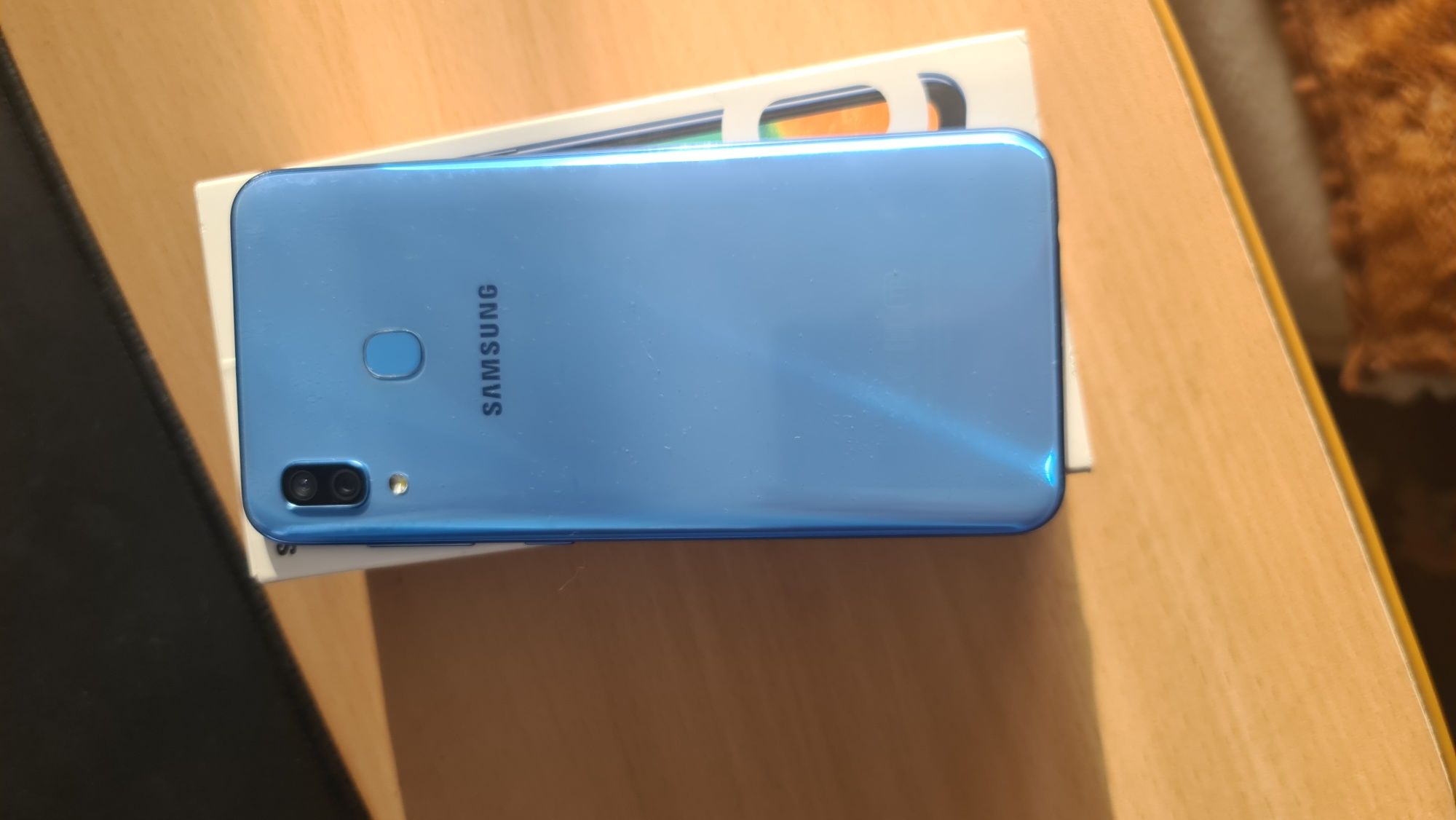 Samsung  Galaxy A30