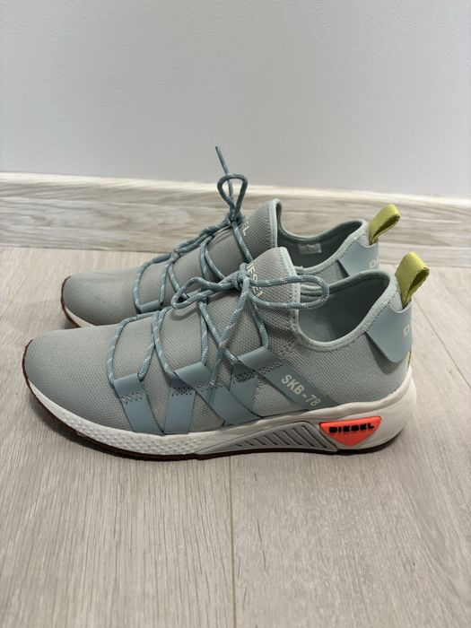 Adidasi femei Diesel