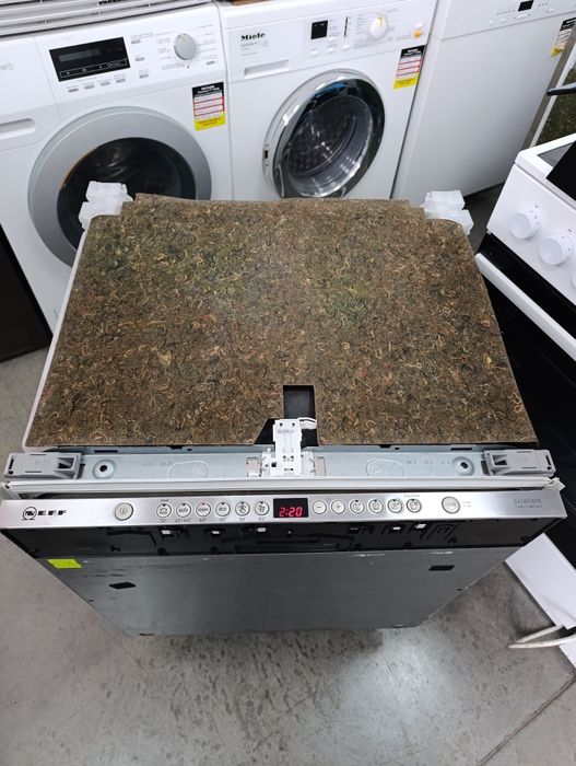 Съдомиялна машина NEFF  прожекция на времето