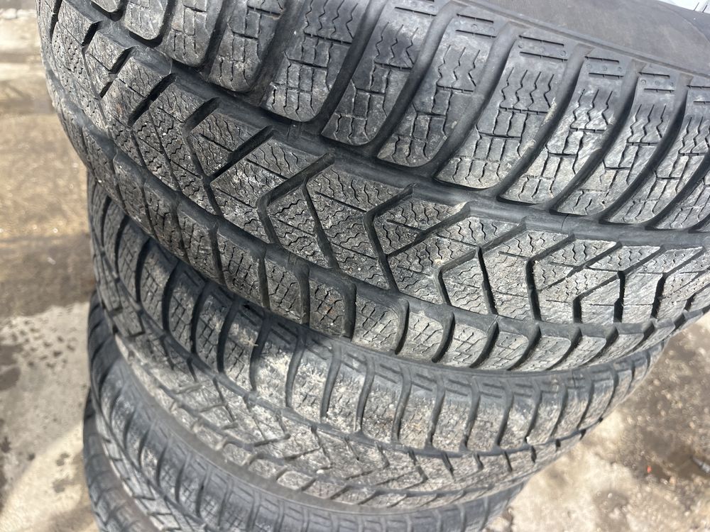Гуми 235 55 17 Pirelli