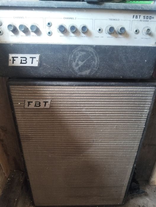 Statie pe Lampi și boxa FBT pentru chitara