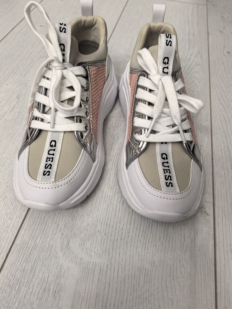 Adidasi Guess Speerit marime 36, noi