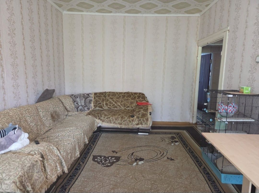 3-комн., 8 мкр., 3 этаж (улучшенная, не угол)