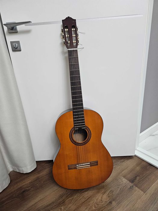 Продается гитара  Yamaha C45