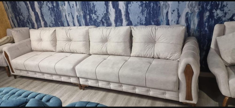 Продаю новый диван, 3 м 65 см (в длину), высота 95 см. С чехлом +60000